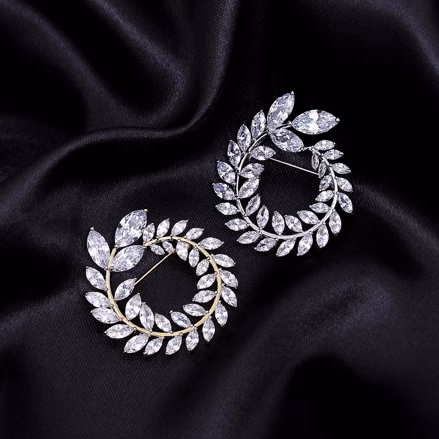 Gold and diamond earrings collection